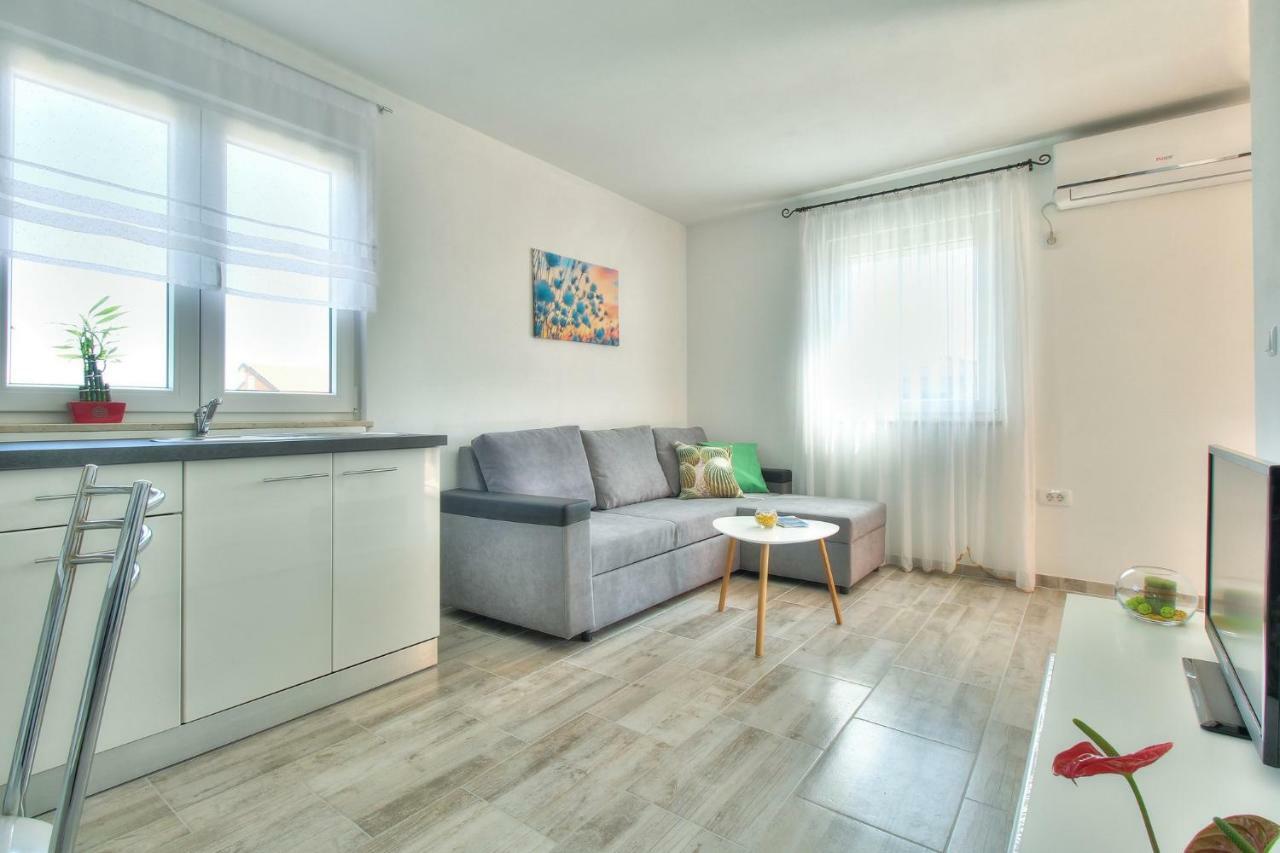 Apartments Antunovic Umago Esterno foto